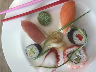 Artikelbild 4 des Artikels “Geschenkgutschein Sushi & Wein “